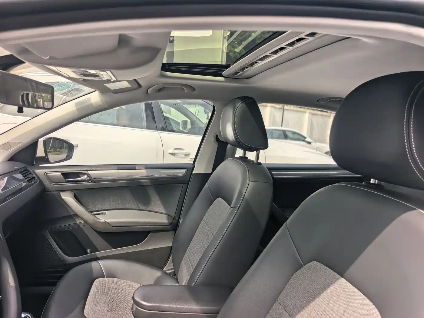 Volkswagen Santana 2016 1.6L Automatic Comfort Edition фото 8