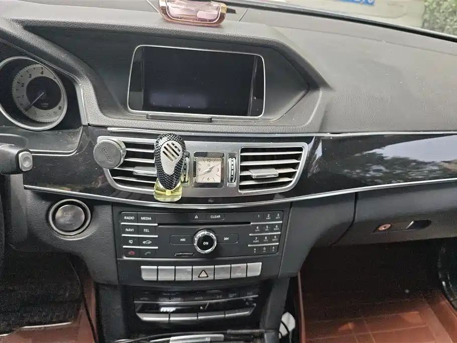 Mercedes-Benz E-Class 2015 Facelift E 200 L Sport фото 13