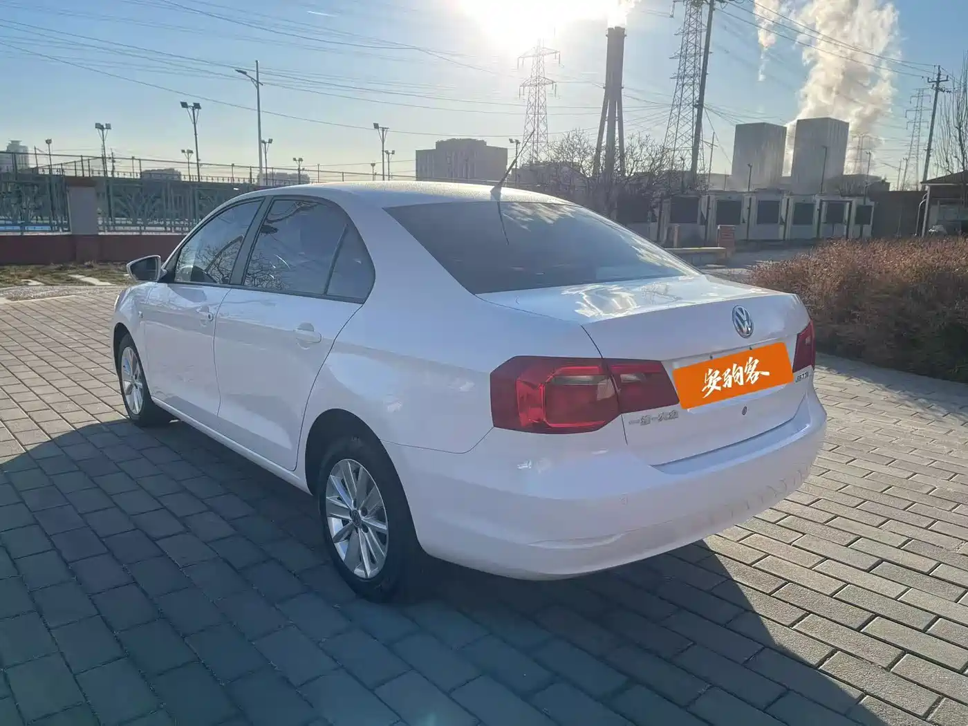 Volkswagen Jetta 2015 1.6L Automatic Luxury фото 3