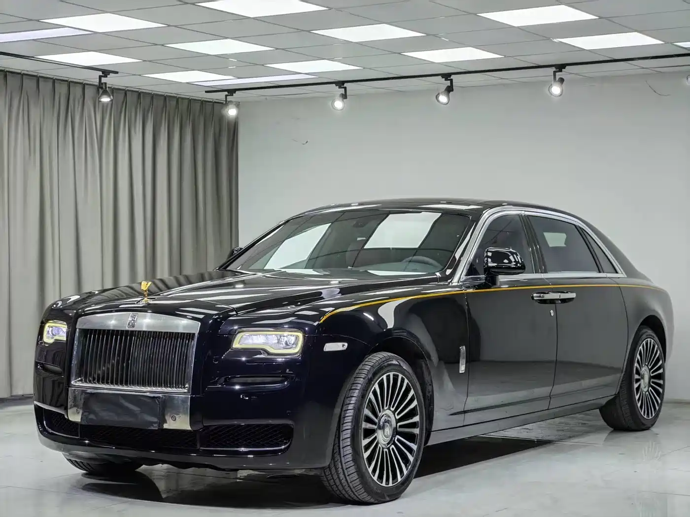 Фото 2 - Rolls-Royce Ghost