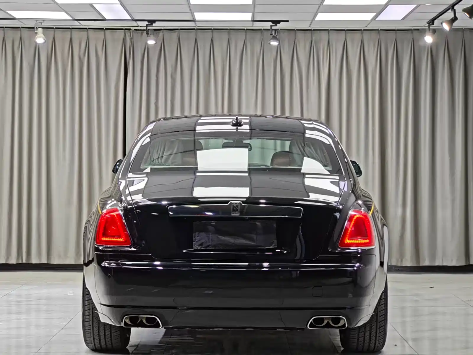 Фото 9 - Rolls-Royce Ghost