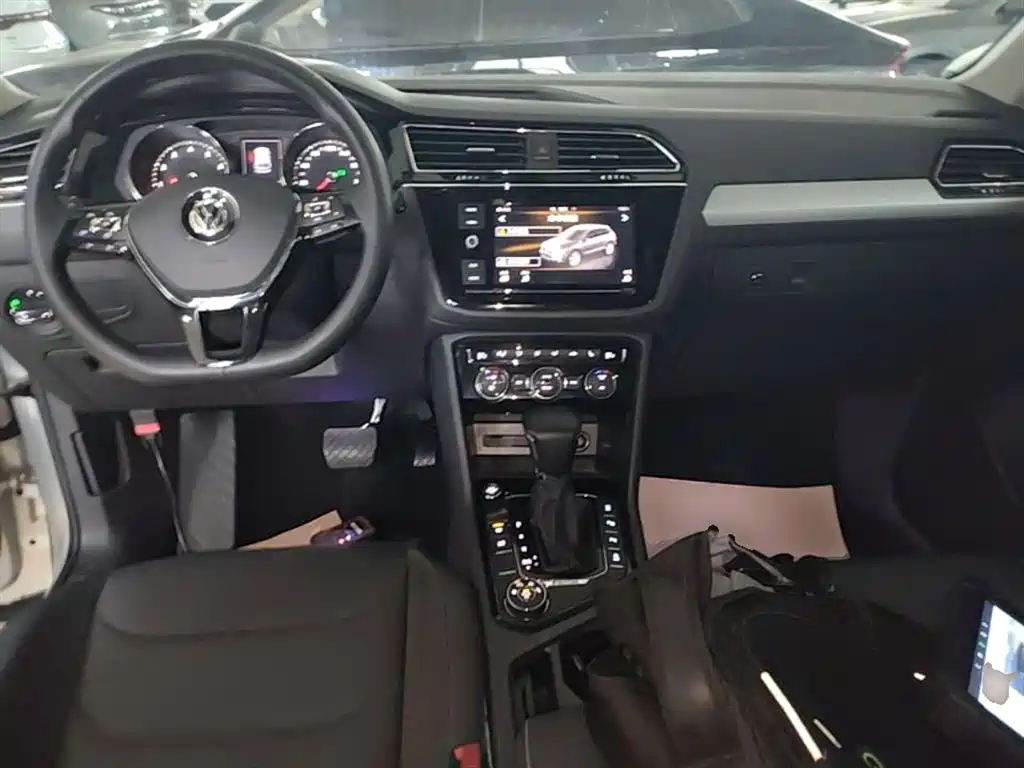 Volkswagen Tiguan L 2019 380TSI Auto AWD Smart Luxury Edition China V фото 10