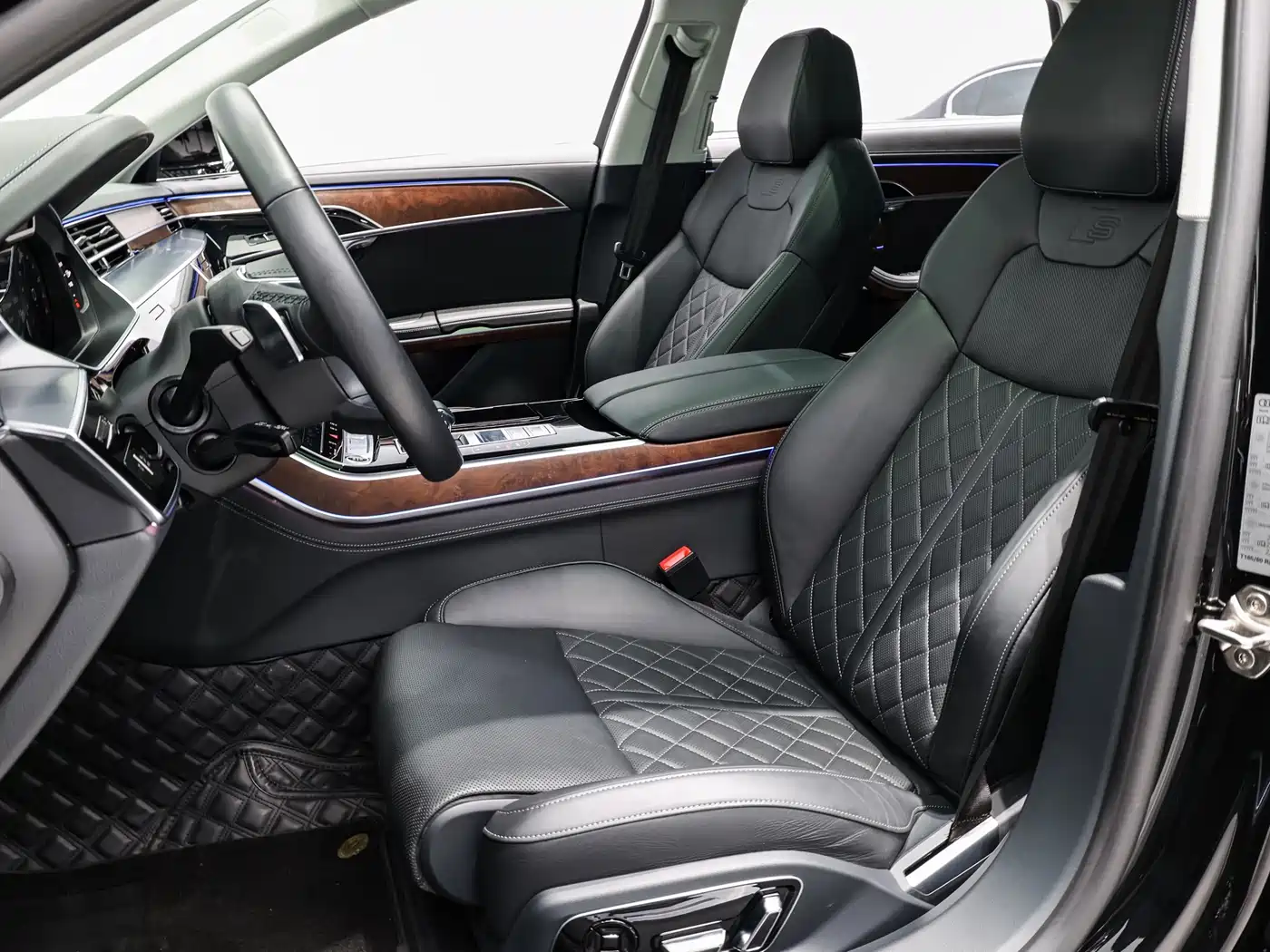 Audi A8 2023 A8L 50 TFSI quattro Premium фото 10