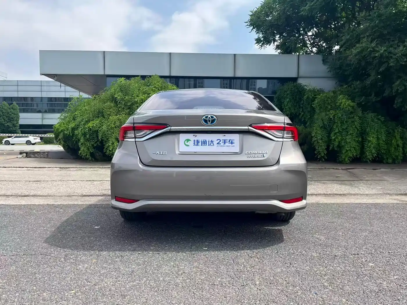 Toyota Corolla 2021 Hybrid 1.8L E-CVT Elite Edition фото 3