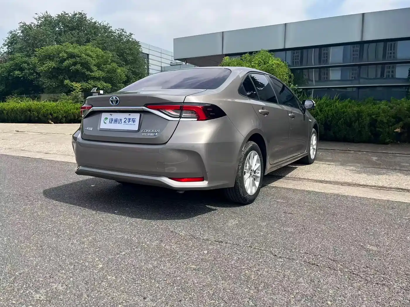 Toyota Corolla 2021 Hybrid 1.8L E-CVT Elite Edition фото 2