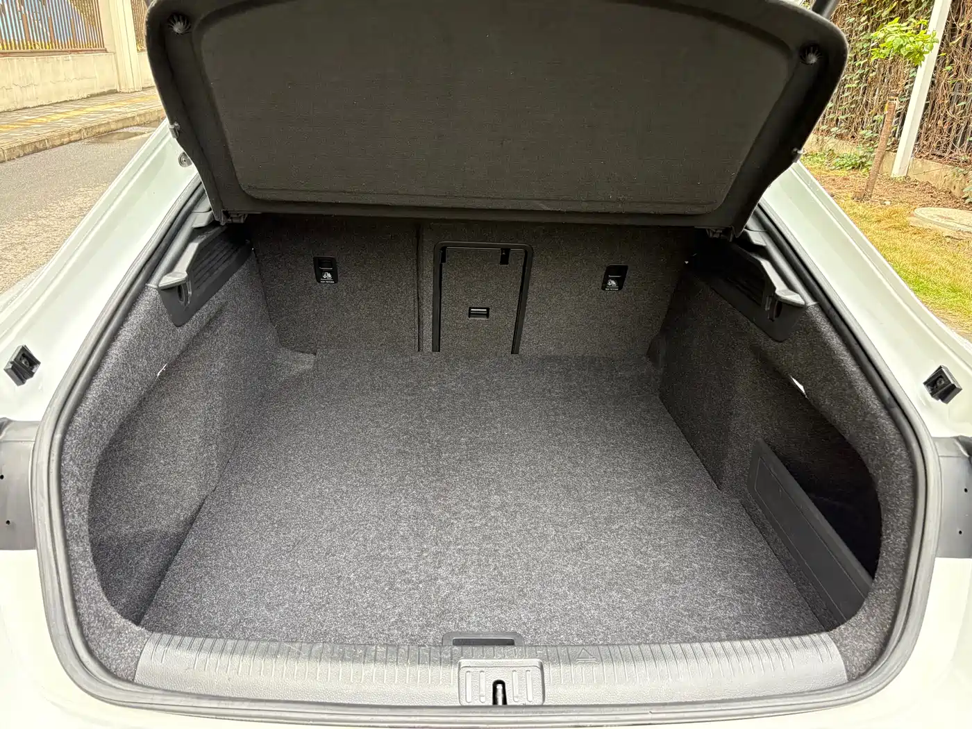 Volkswagen FAW-Volkswagen CC 2019 330TSI Elegance Edition China VI фото 15
