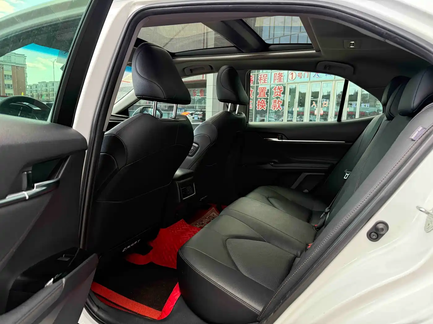 Toyota Camry 2021 2.5G Luxury Edition фото 6