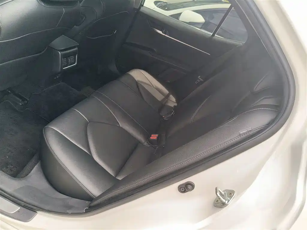 Toyota Camry 2023 2.0G Luxury Edition фото 12