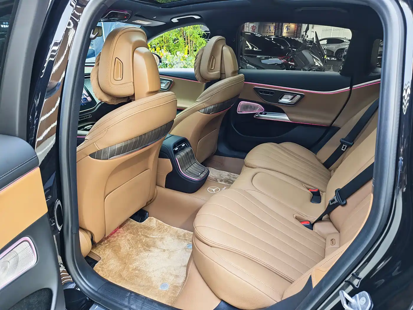Mercedes-Benz E-Class 2024 E 300 L Fashion фото 10