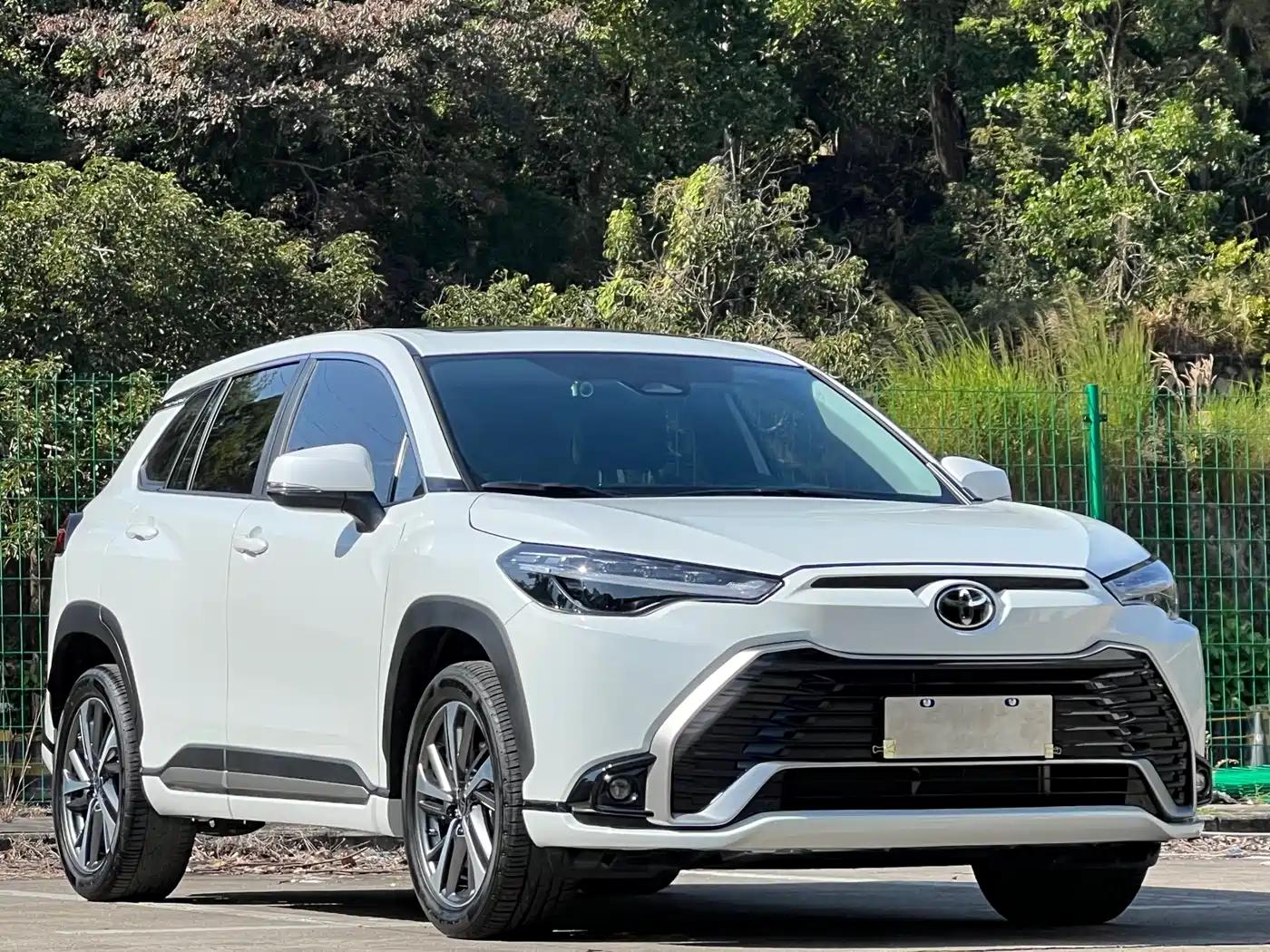 Toyota Frontlander 2023 2.0L CVT Sport Edition фото 3