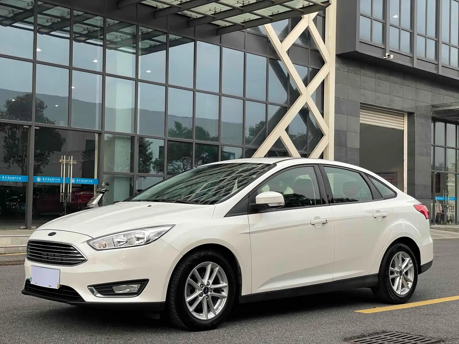 Фото 1 - Ford Focus