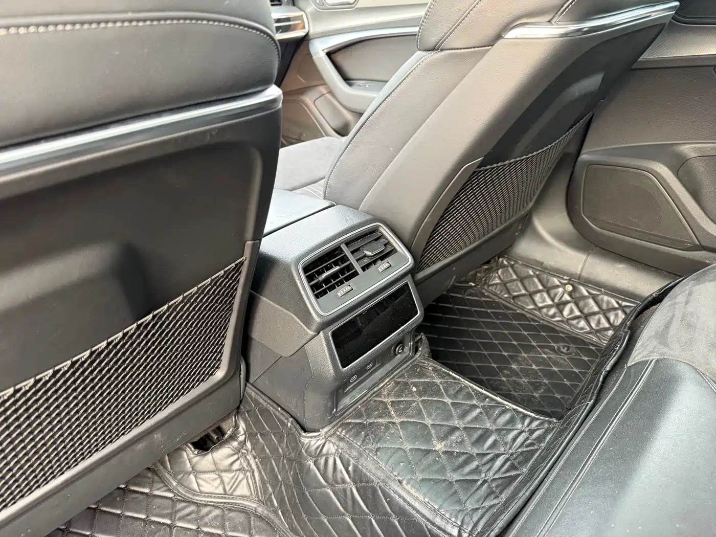 Audi A7L 2024 45TFSI S-line Dream Edition Crystal Package фото 10