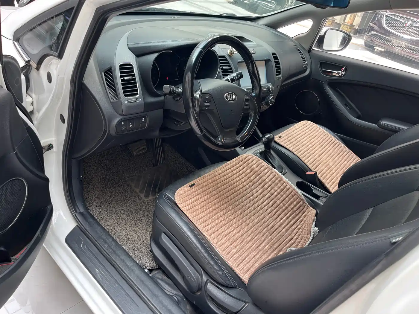 Kia K3 2015 1.6L Automatic DLX фото 4