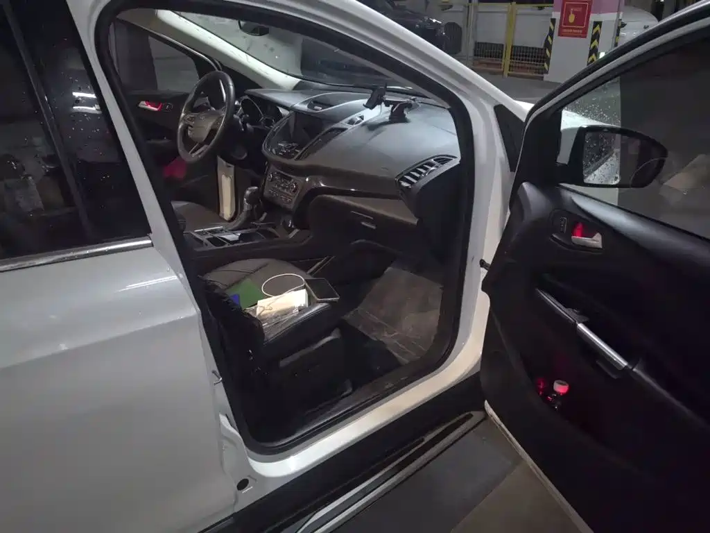 Photo 20 - Ford Kuga