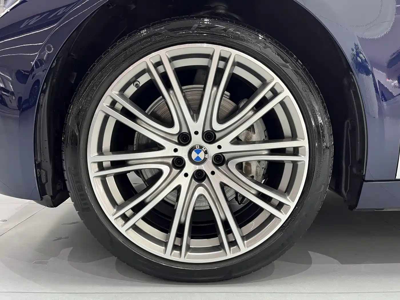 BMW 7-SERIES
