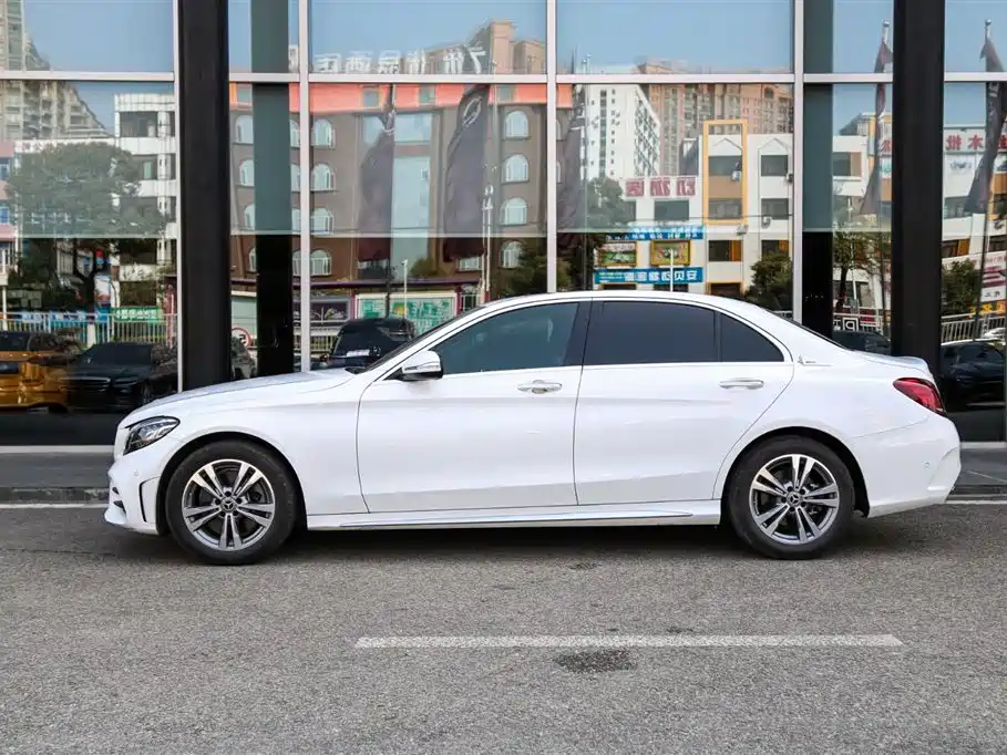 Mercedes-Benz C-Class 2020 Facelift C 200 L Fashion фото 4