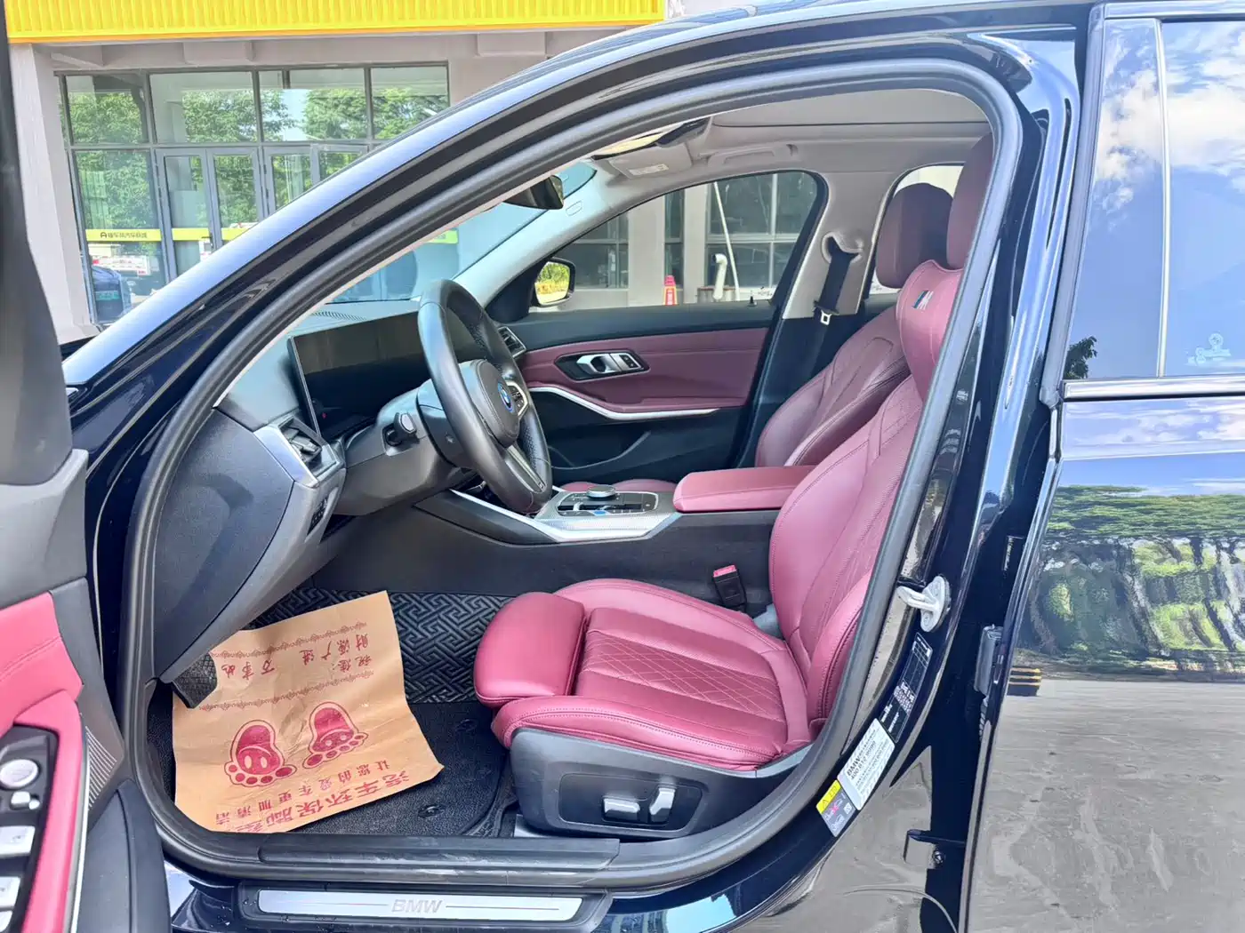 BMW i3 2023 eDrive 40 L Shadowline Package фото 4