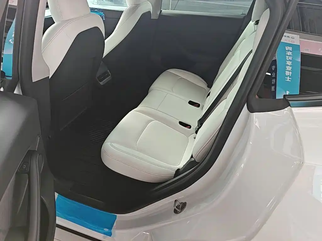Фото 17 - Tesla Model Y