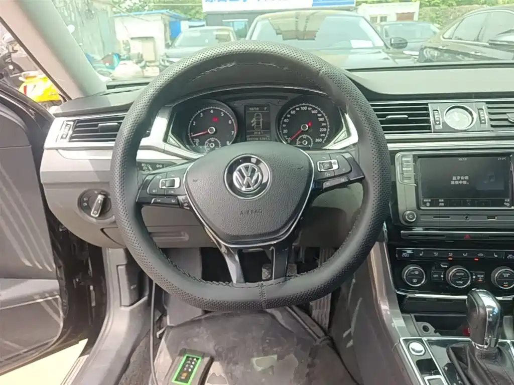 Volkswagen Passat 2017 330TSI DSG Prestige фото 11