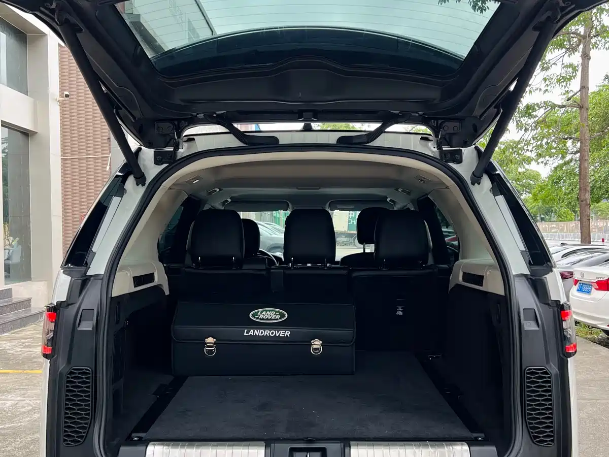 Land Rover Discovery 2018 2.0T SE фото 9