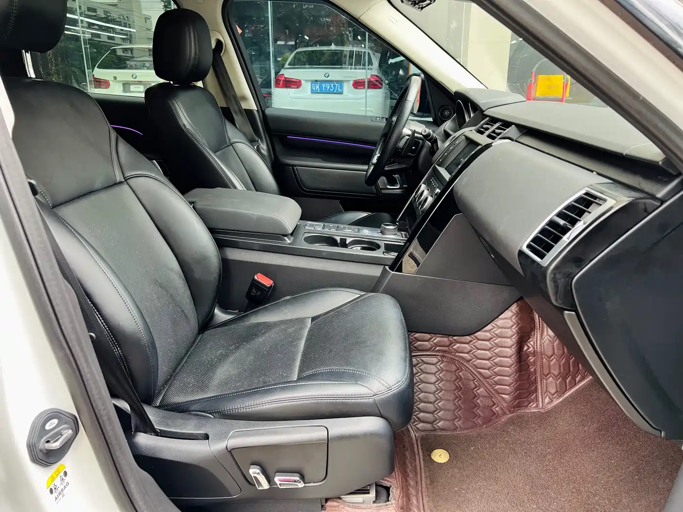 Land Rover Discovery 2018 2.0T SE фото 15