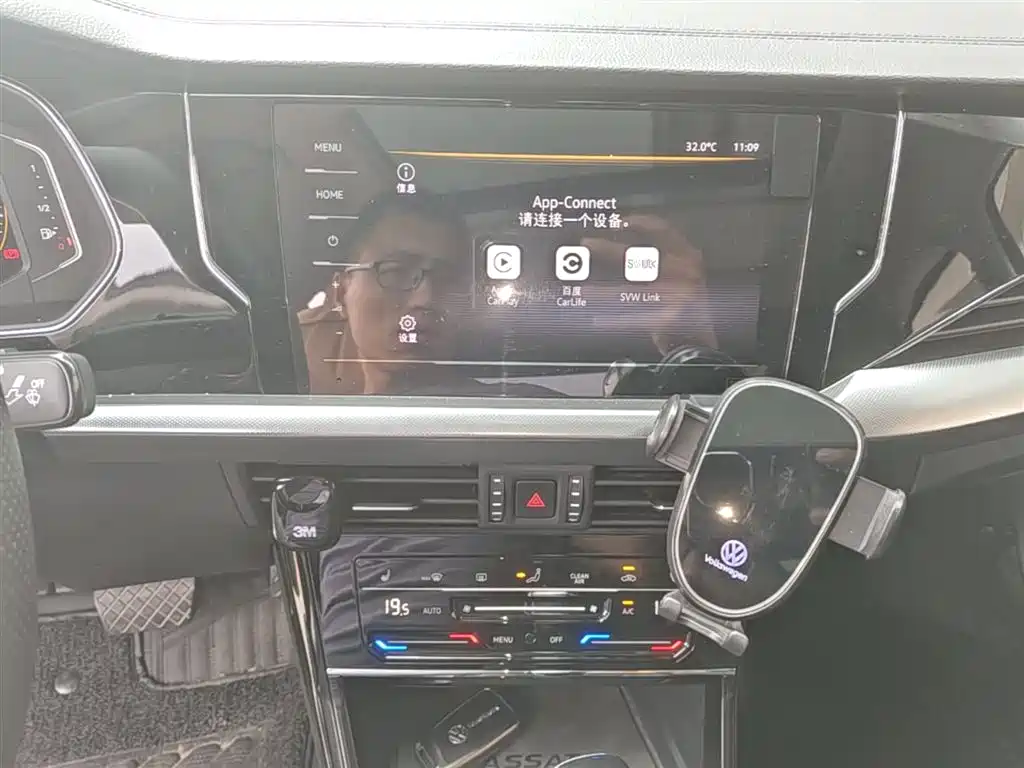 Volkswagen Passat 2022 330TSI Starlight Elite Edition фото 13