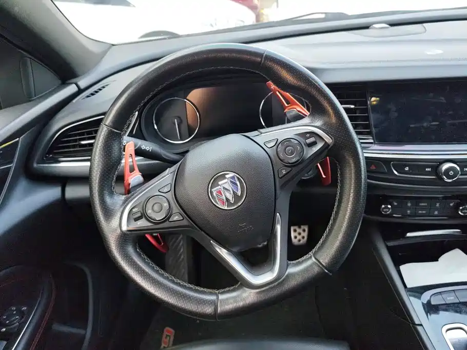 Photo 15 - Buick Regal