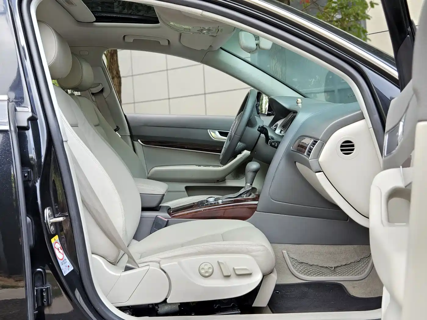 Фото 7 - Audi A6L
