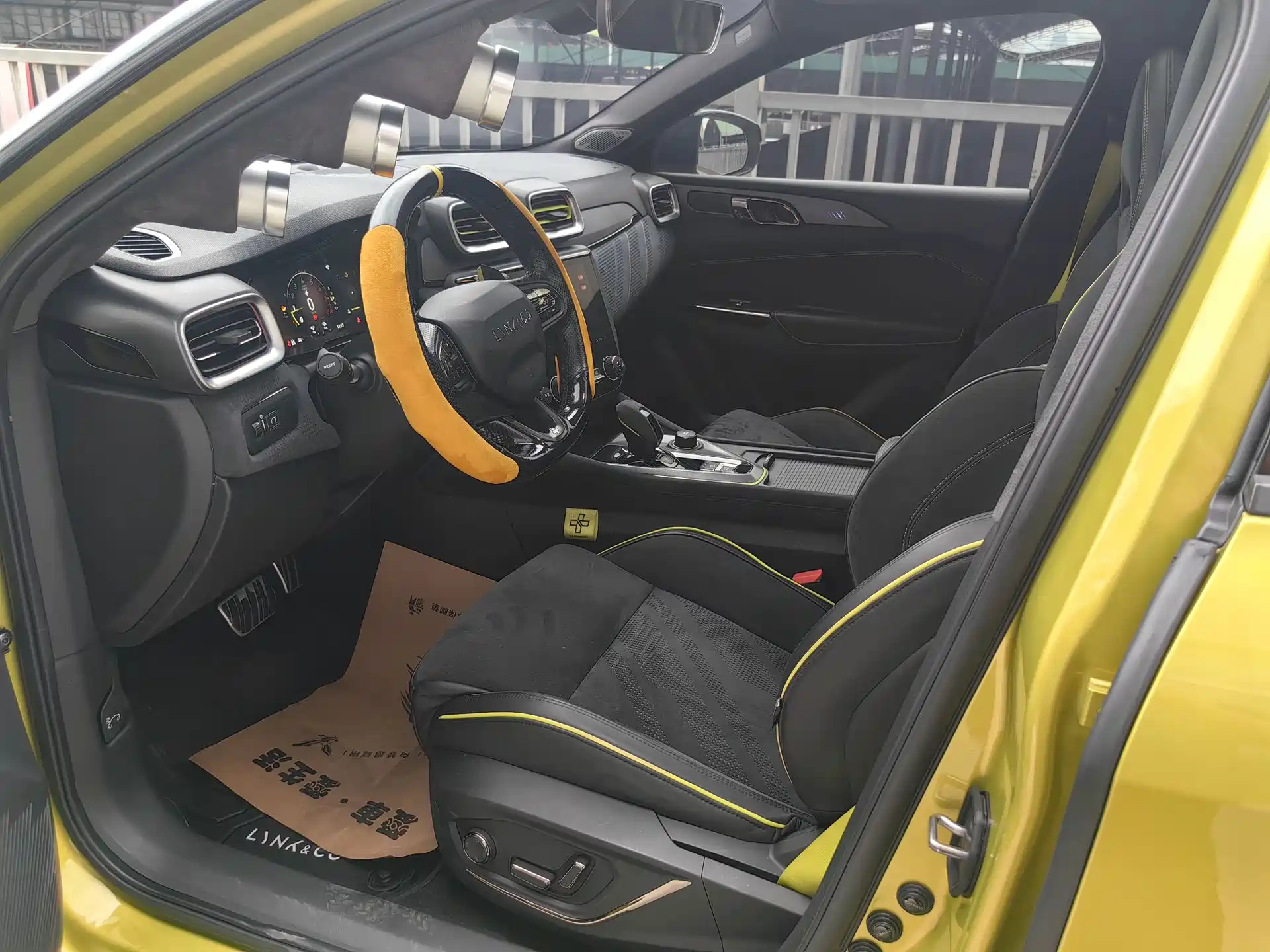 Фото 9 - Lynk & Co 03