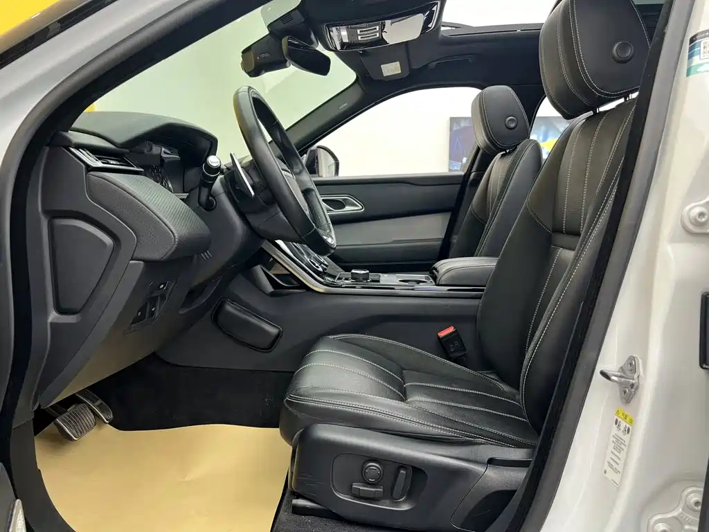 Фото 18 - Land Rover Range Rover Velar