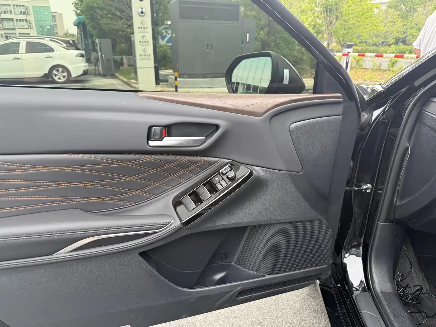 Toyota Avalon 2024 Model Hybrid 2.0L Prestige Edition фото 10