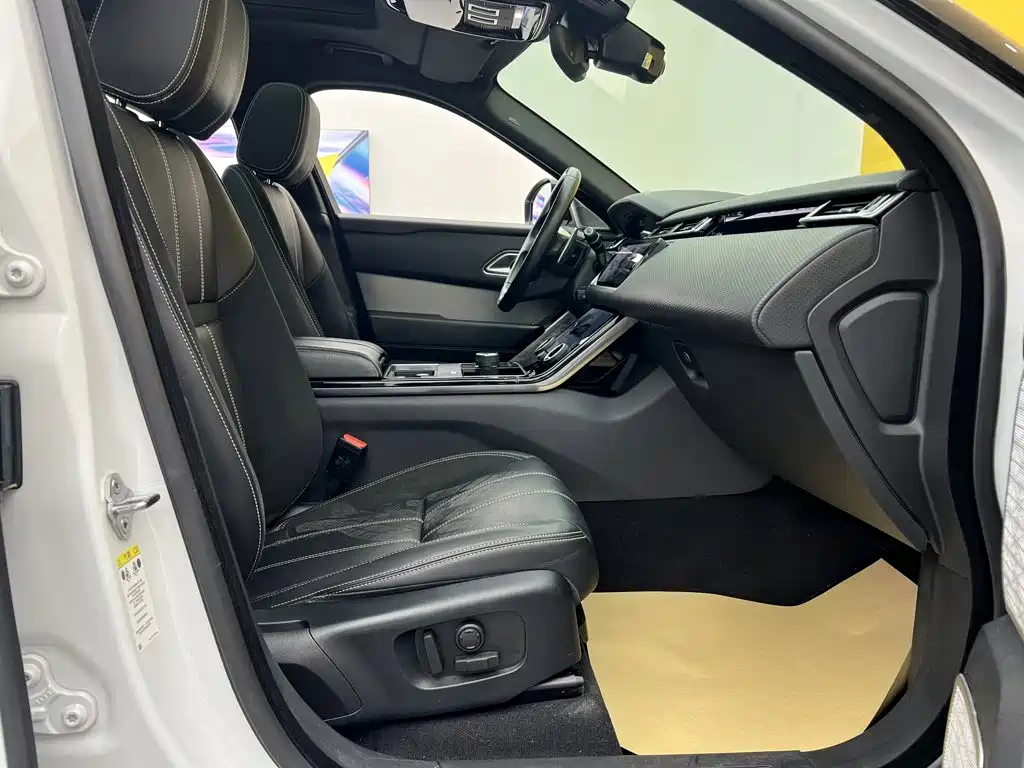 Фото 19 - Land Rover Range Rover Velar