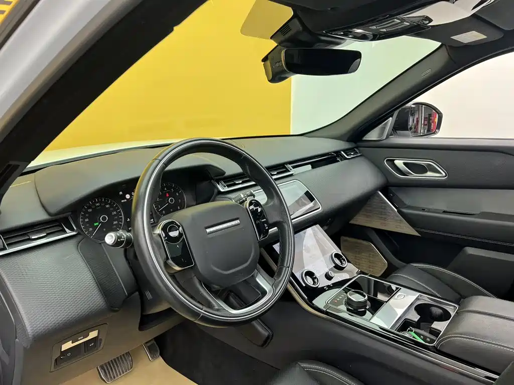 Фото 39 - Land Rover Range Rover Velar