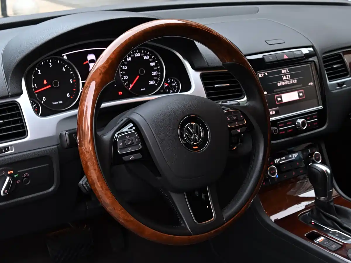 Volkswagen Touareg 2011 3.0TDI Diesel Standard фото 17