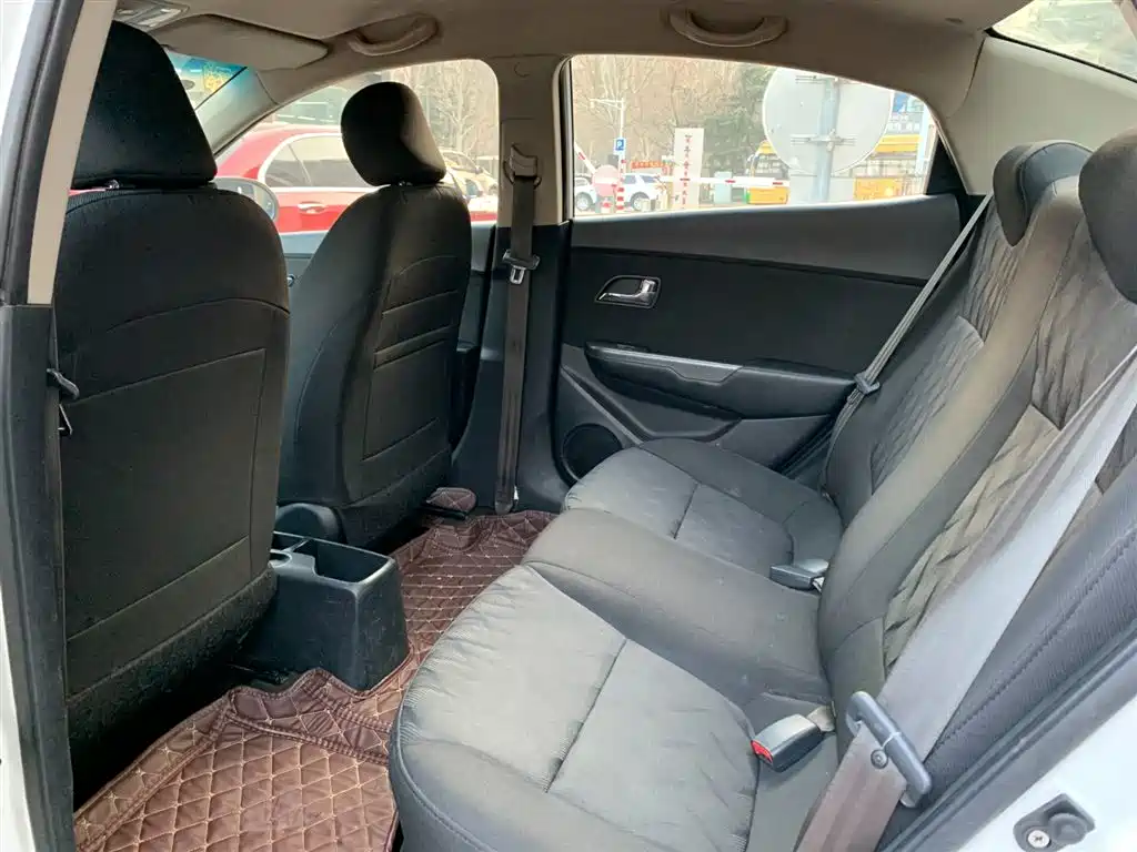 Kia K2 2012 Sedan 1.4L AT GLS Commemorative Edition фото 8