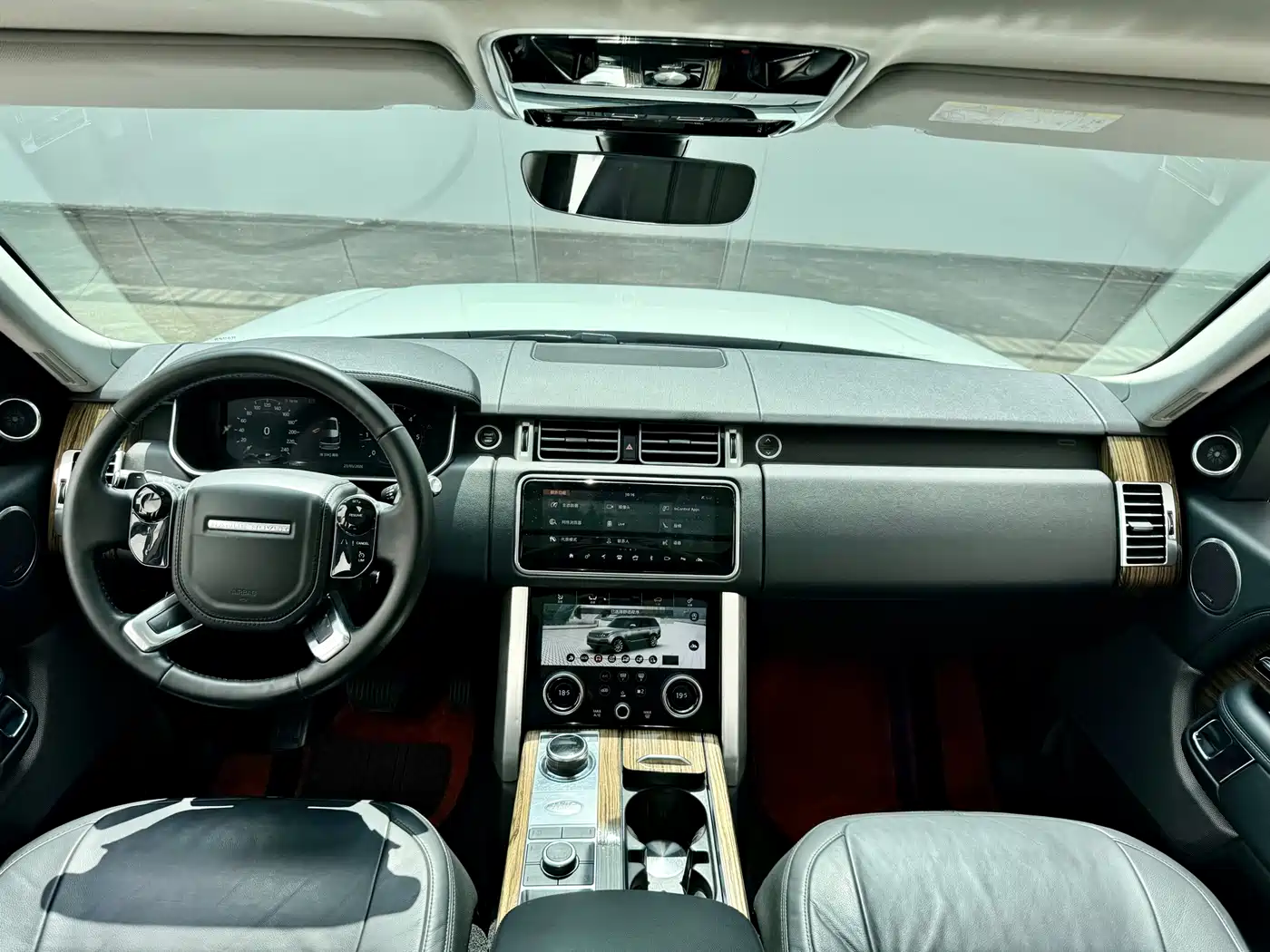 Land Rover Range Rover фото 11