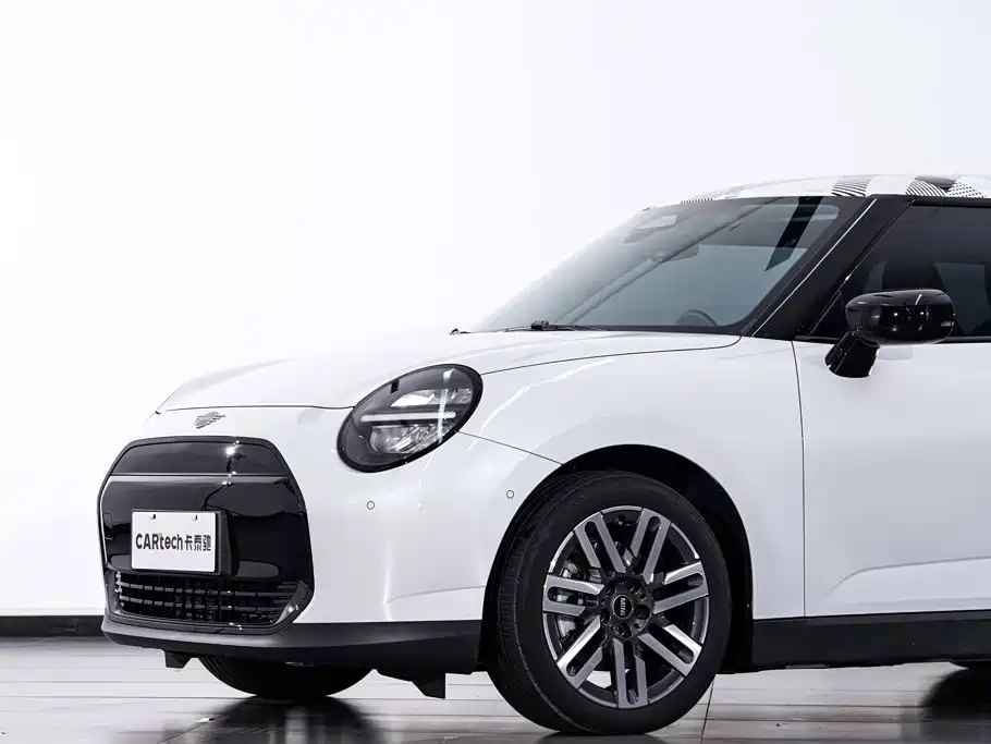 MINI Electric MINI COOPER 2025 2025 Model 456km COOPER E Classic