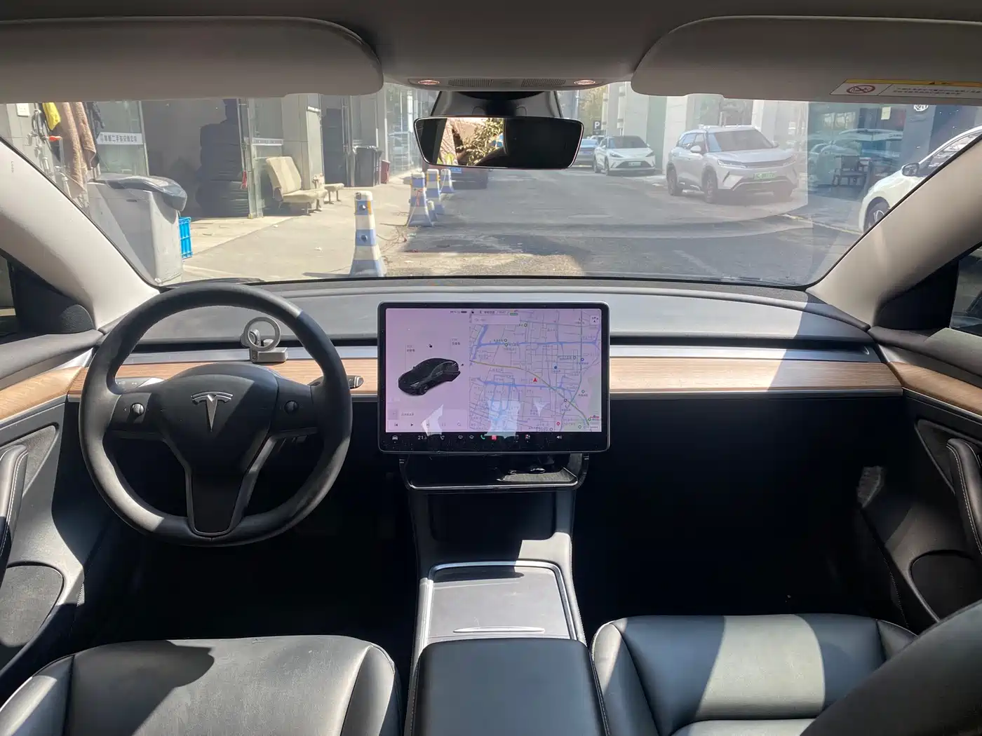 TESLA MODEL 3