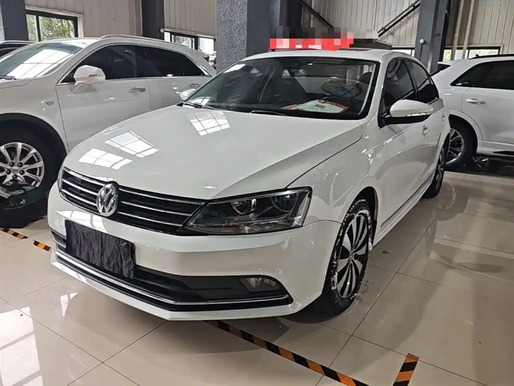 Volkswagen Sagitar 2017 230TSI Automatic Comfort фото 2
