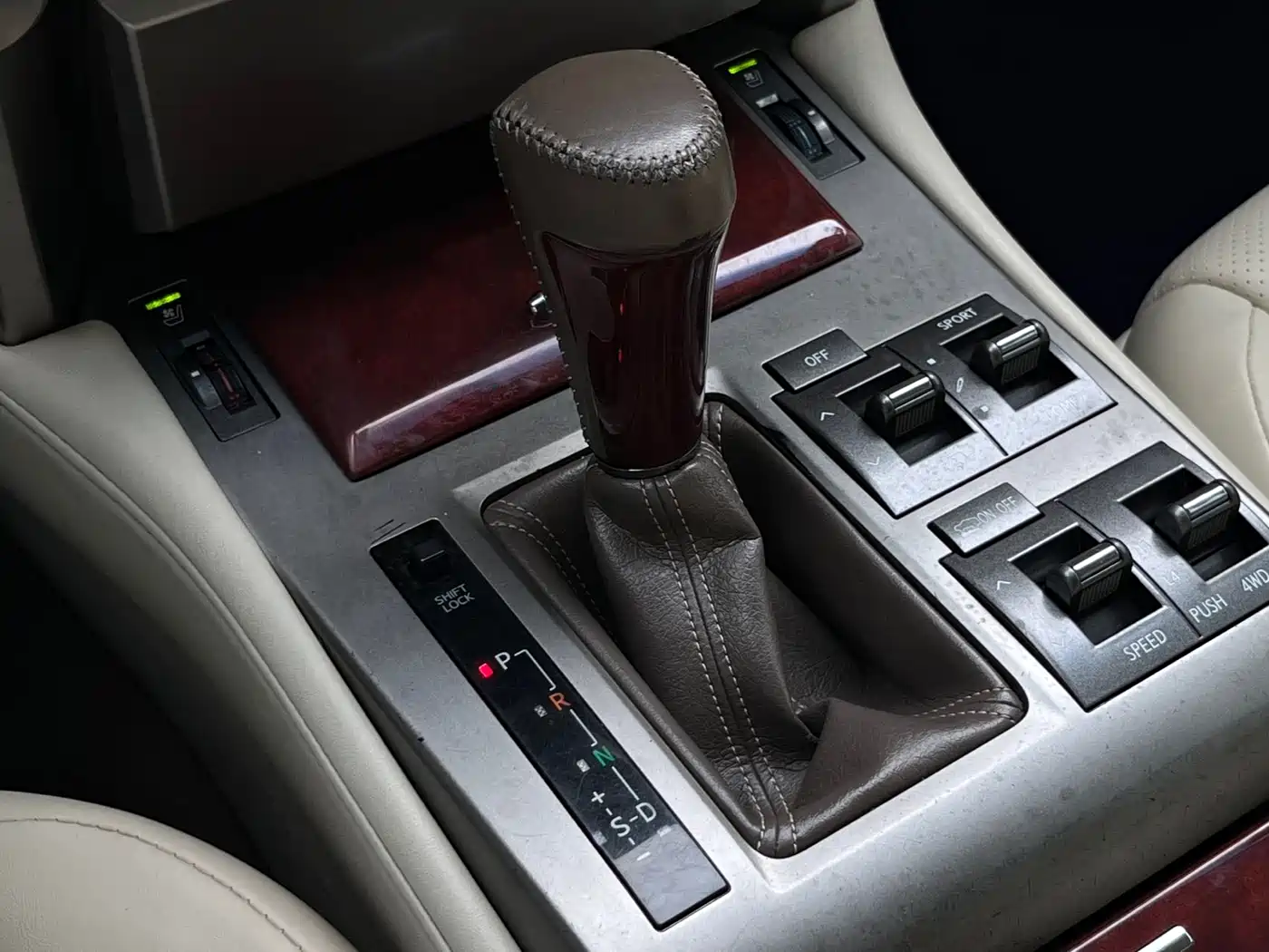 Фото 15 - Lexus GX