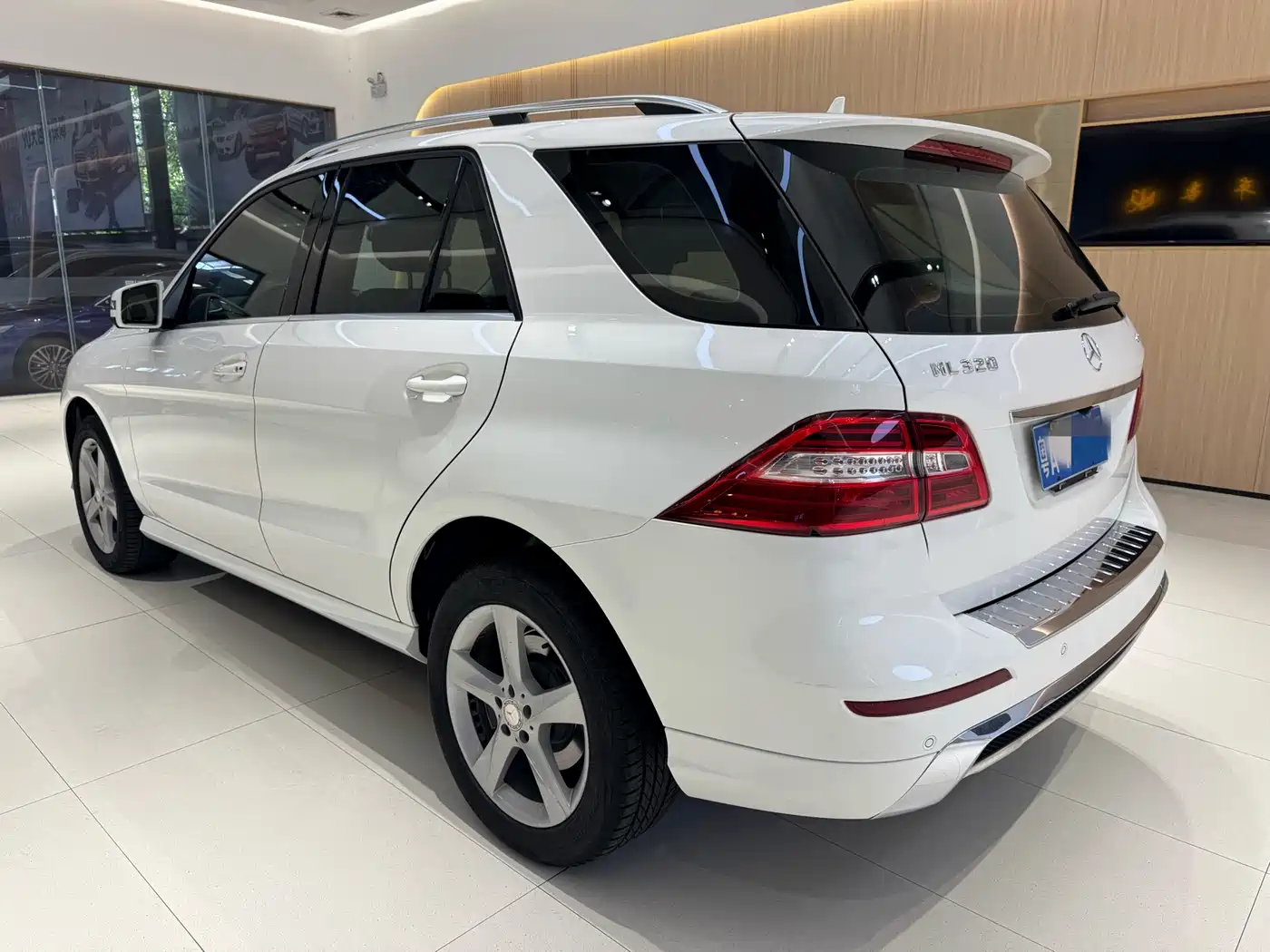 Mercedes-Benz M-Class 2014 ML 320 4MATIC фото 4