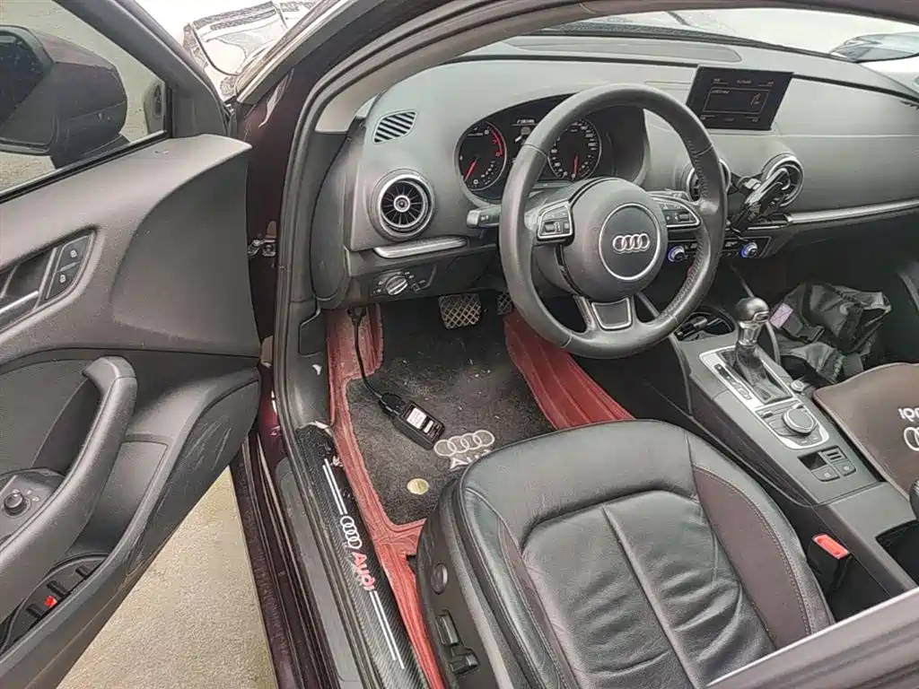 Audi A3 2014 Sportback 35 TFSI Automatic Comfort фото 16