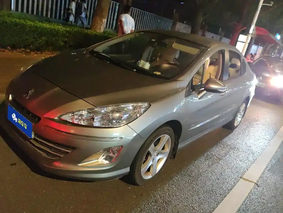 Photo 1 - Peugeot 408