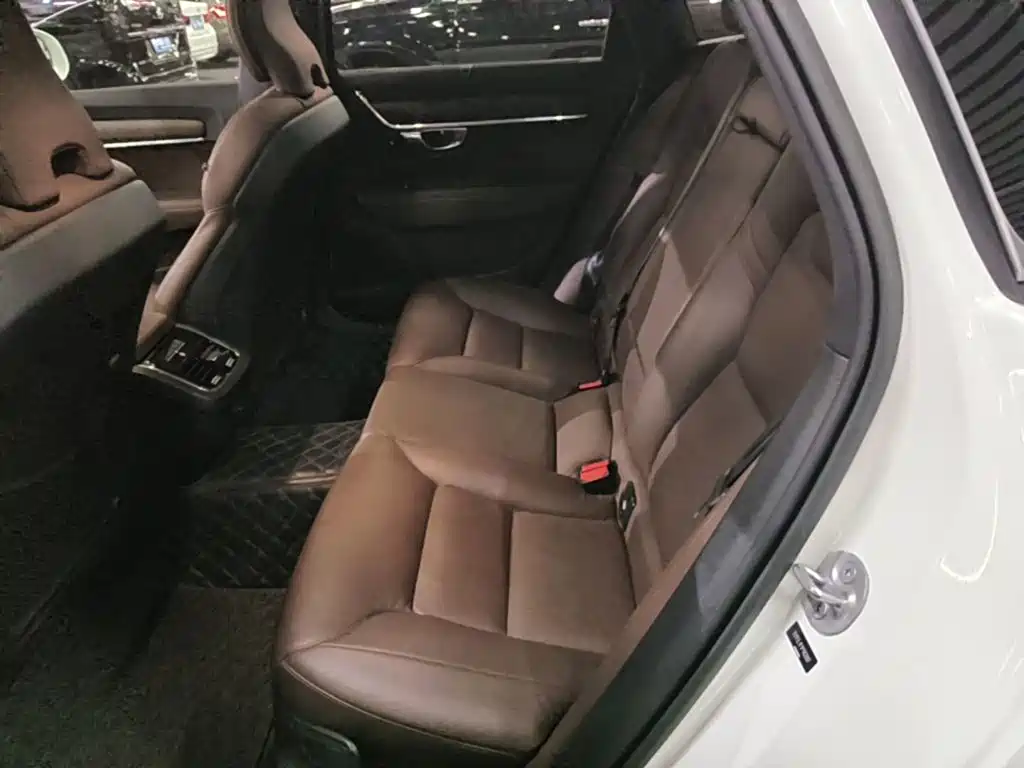 Volvo V90 2023 2023 Cross Country B5 AWD Smart Distance Edition