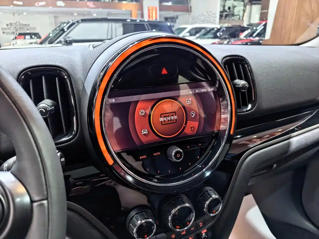 Photo 10 - MINI COUNTRYMAN