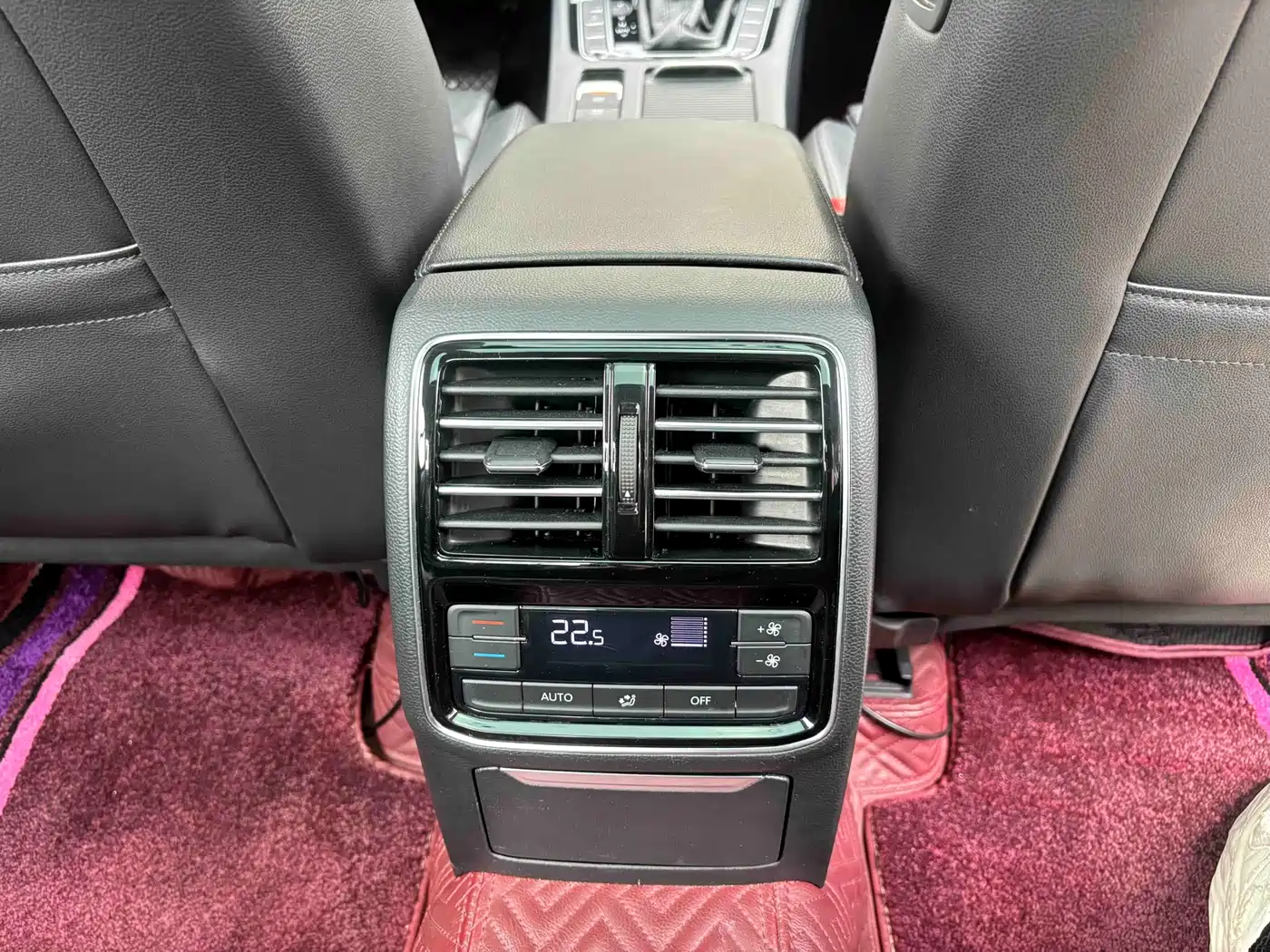 Volkswagen Magotan 2018 Facelift 330TSI DSG Luxury фото 19