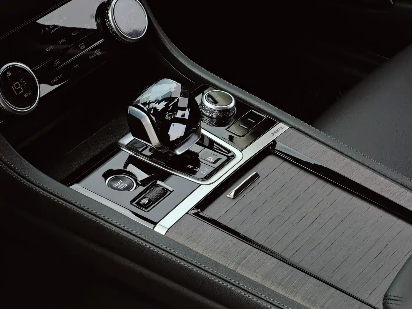 JAGUAR XFL