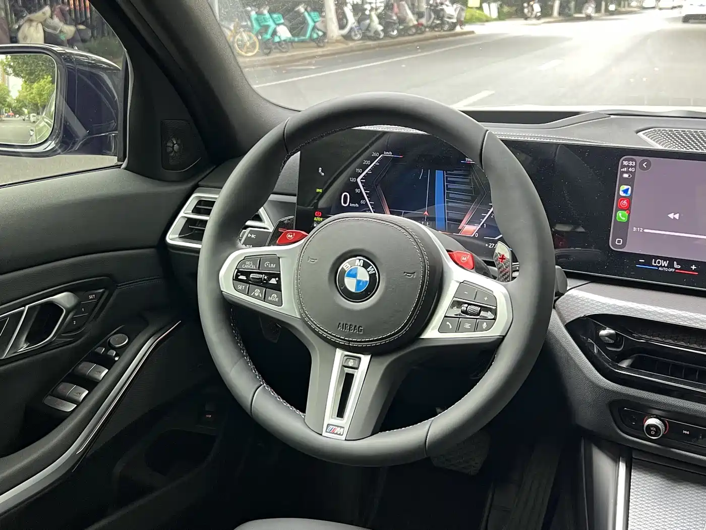 BMW 3 Series 2025 330Li Premium M Sport Night Edition фото 11
