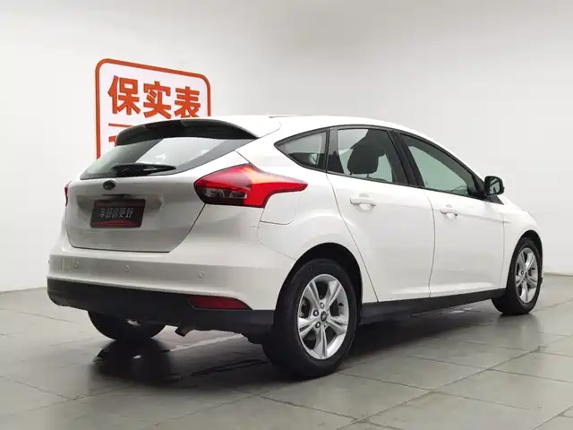 Ford Focus 2017 Hatchback 1.6L Auto Comfort Smart Edition — фото 2