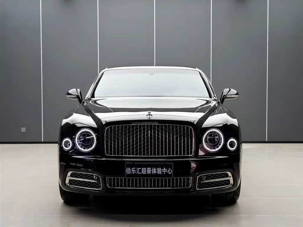 Bentley Mulsanne 2017 6.8T Long Wheelbase фото 3